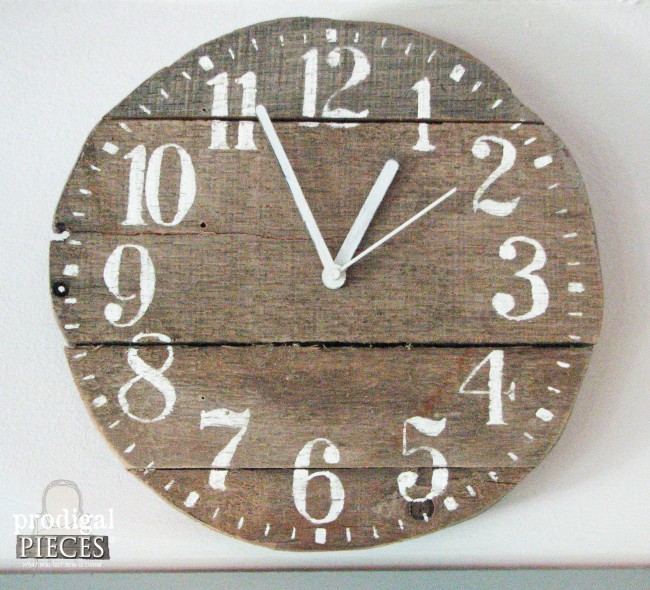 DIY Rustic Barn Wood Pallet Decor by Prodigal Pieces www.prodigalpieces.com #prodigalpieces