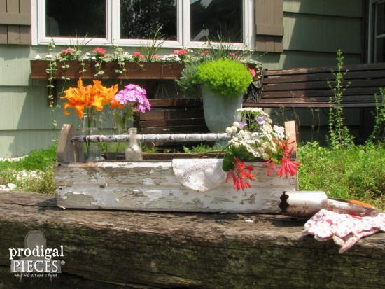 Build a reclaimed wood tote using cast off chippy siding, baby crib parts, and barn wood by Prodigal Pieces www.prodigalpieces.com #prodigalpieces