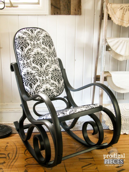 Seems you can find these Bentwood rocking chairs unwanted everywhere. You'll want to snag one up the next time you see it since who knew this curbside find could look so good? by Prodigal Pieces www.prodigalpieces.com #prodigalpieces
