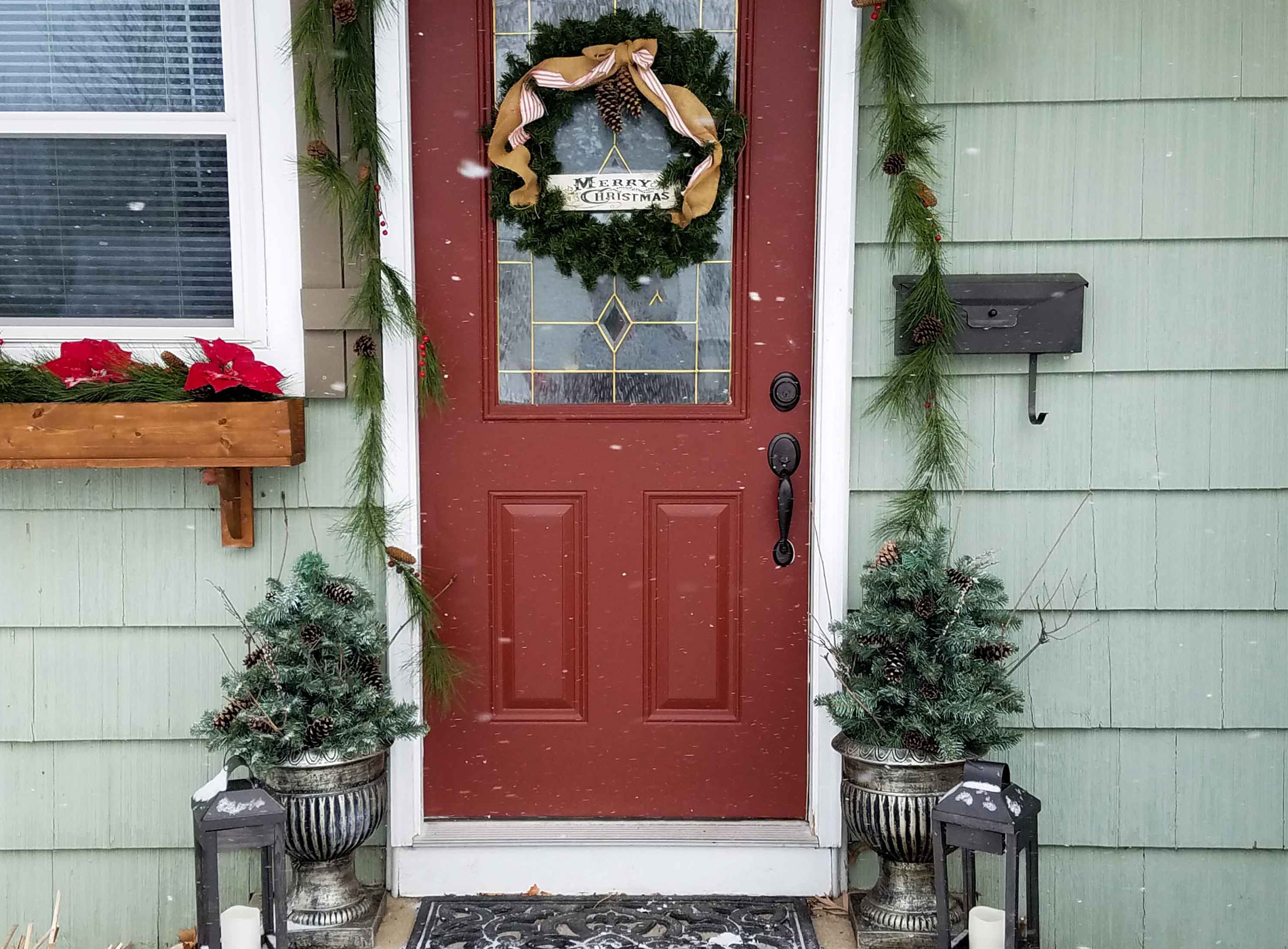 Featured DIY Winter Urn by Prodigal Pieces | www.prodigalpieces.com