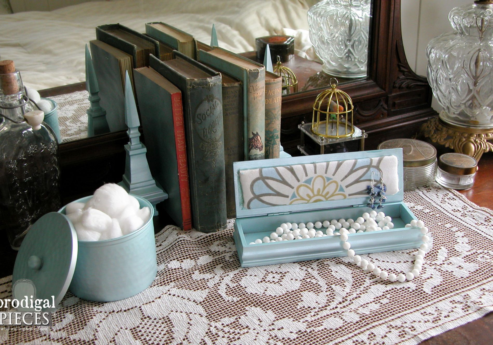 Vintage Vanity Set from Thrifted Finds by Prodigal Pieces | www.prodigalpieces.com