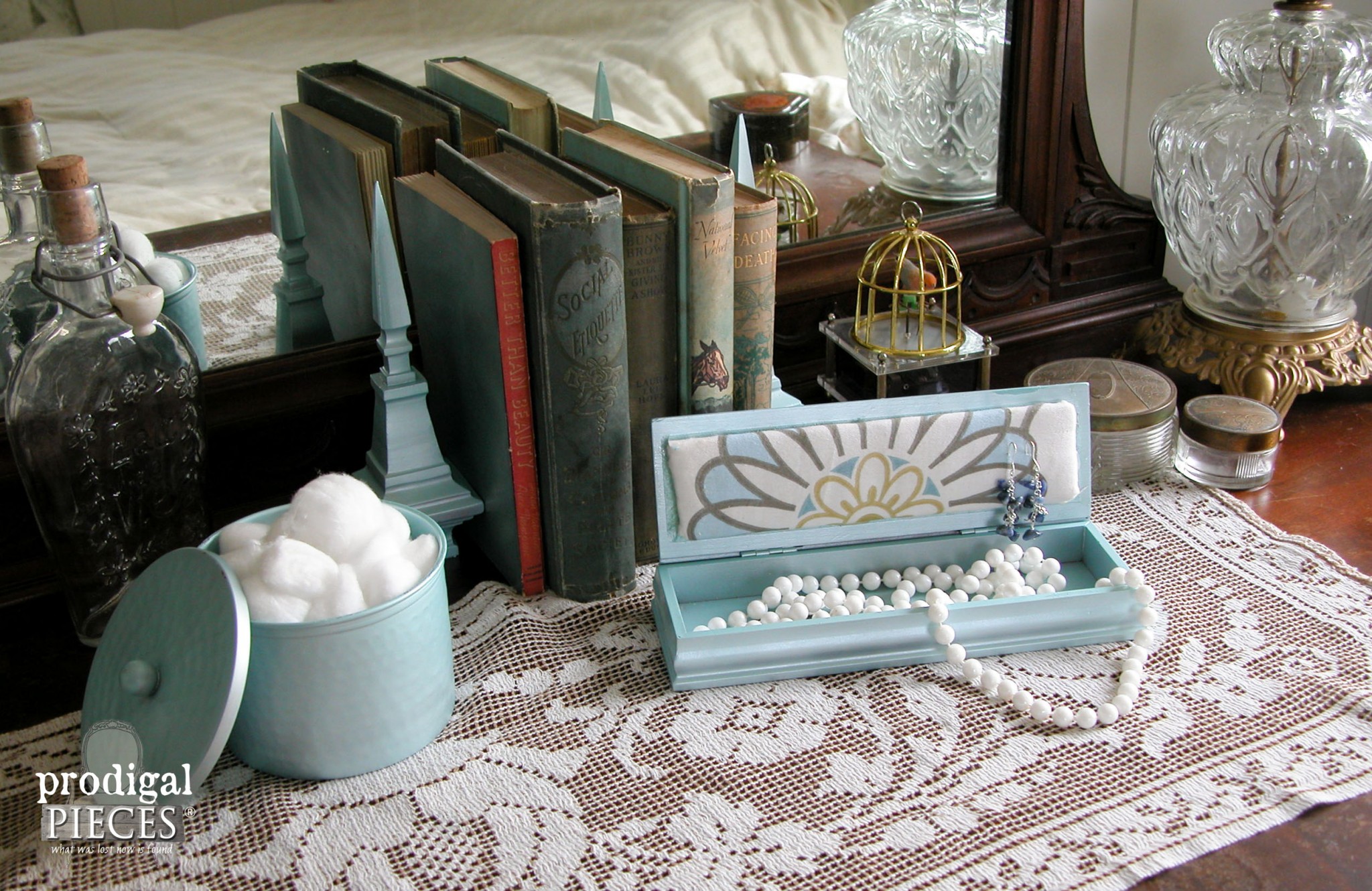 Vintage Vanity Set from Thrifted Finds by Prodigal Pieces | www.prodigalpieces.com