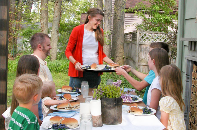 Featured Feeding Family by Prodigal Pieces | www.prodigalpieces.com