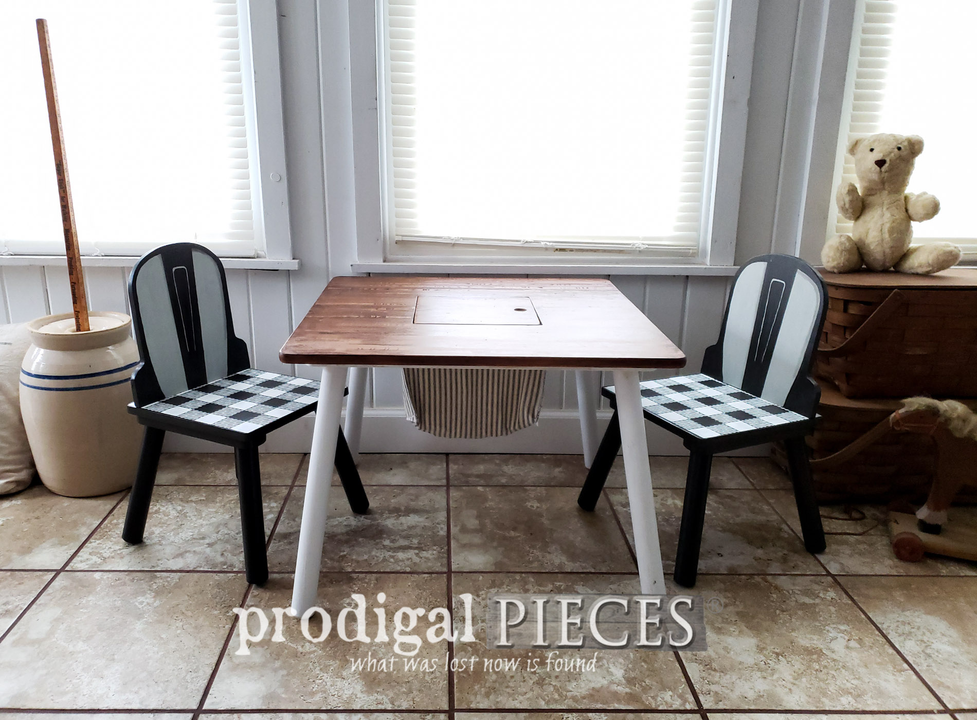 Featured Kids Play Table get Modern Farmhouse Makeover by Larissa of Prodigal Pieces | prodigalpieces.com