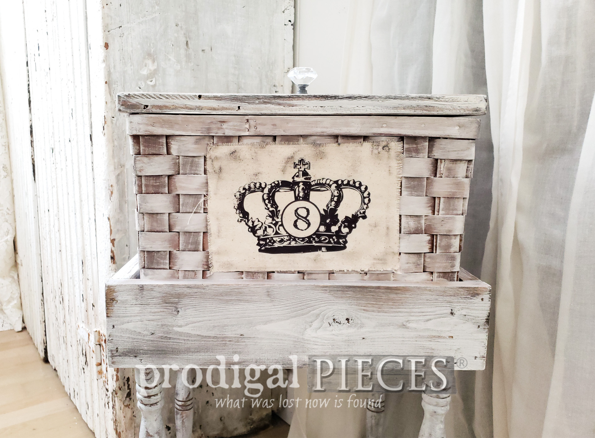 Featured Upcycled Basket Table with French Farmhouse Flair by Larissa of Prodigal Pieces | prodigalpieces.com #prodigalpieces #diy #home #homedecor #farmhouse