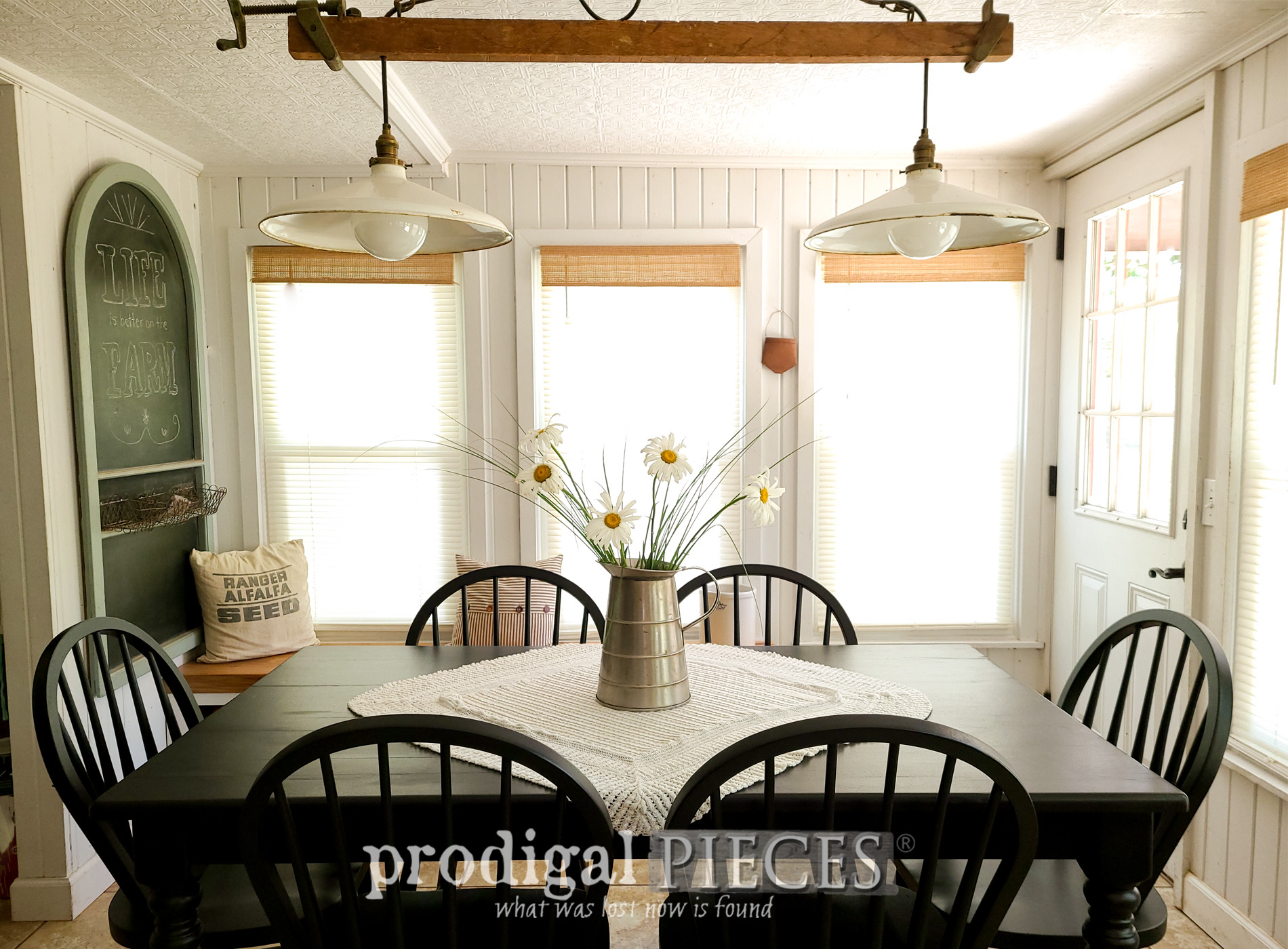 Featured Farmhouse Dining Table Makeover by Larissa of Prodigal Pieces | prodigalpieces.com #prodigalpieces #farmhouse #diy #home #homedecor #dining #diy
