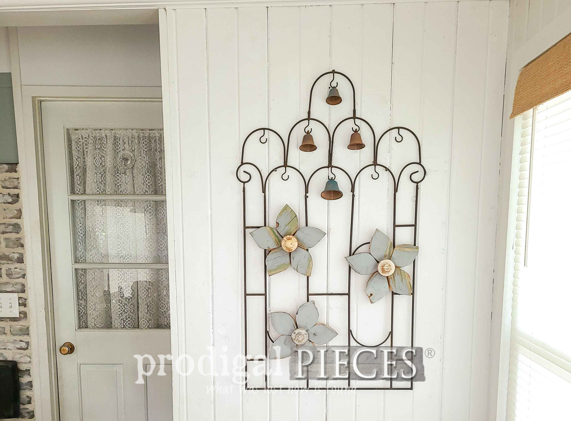 Featured Salvaged Garden Art by Larissa of Prodigal Pieces | prodigalpieces.com #prodigalpieces #salvaged #diy #home #homedecor #farmhouse