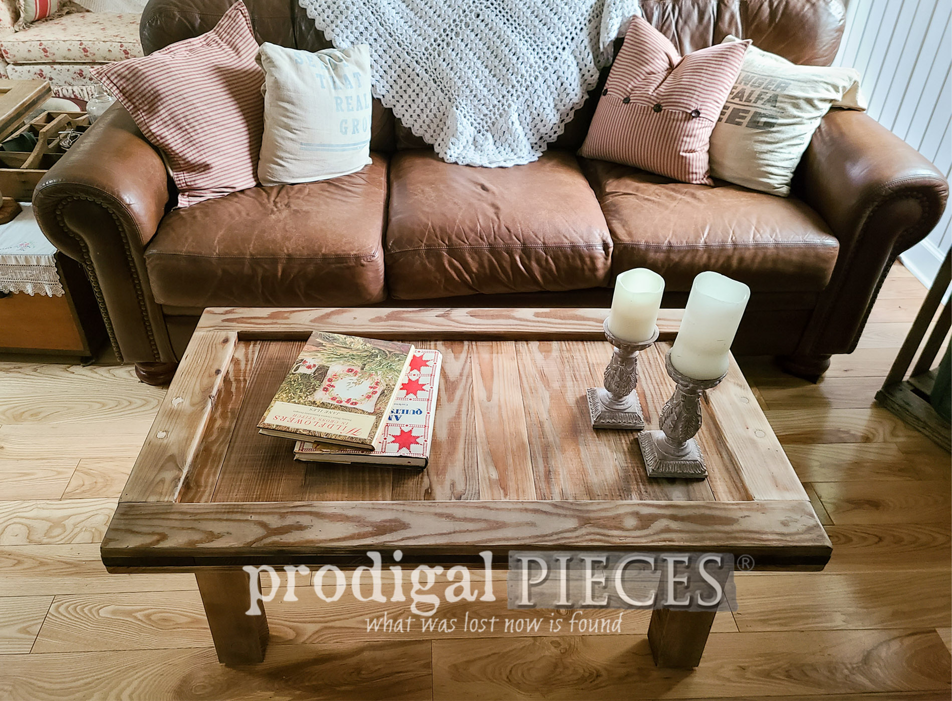 Featured Upcycled Coffee Table for Farmhouse Decor by Larissa of Prodigal Pieces | prodigalpieces.com #prodigalpieces #furniture #home #homedecor #farmhouse #diy