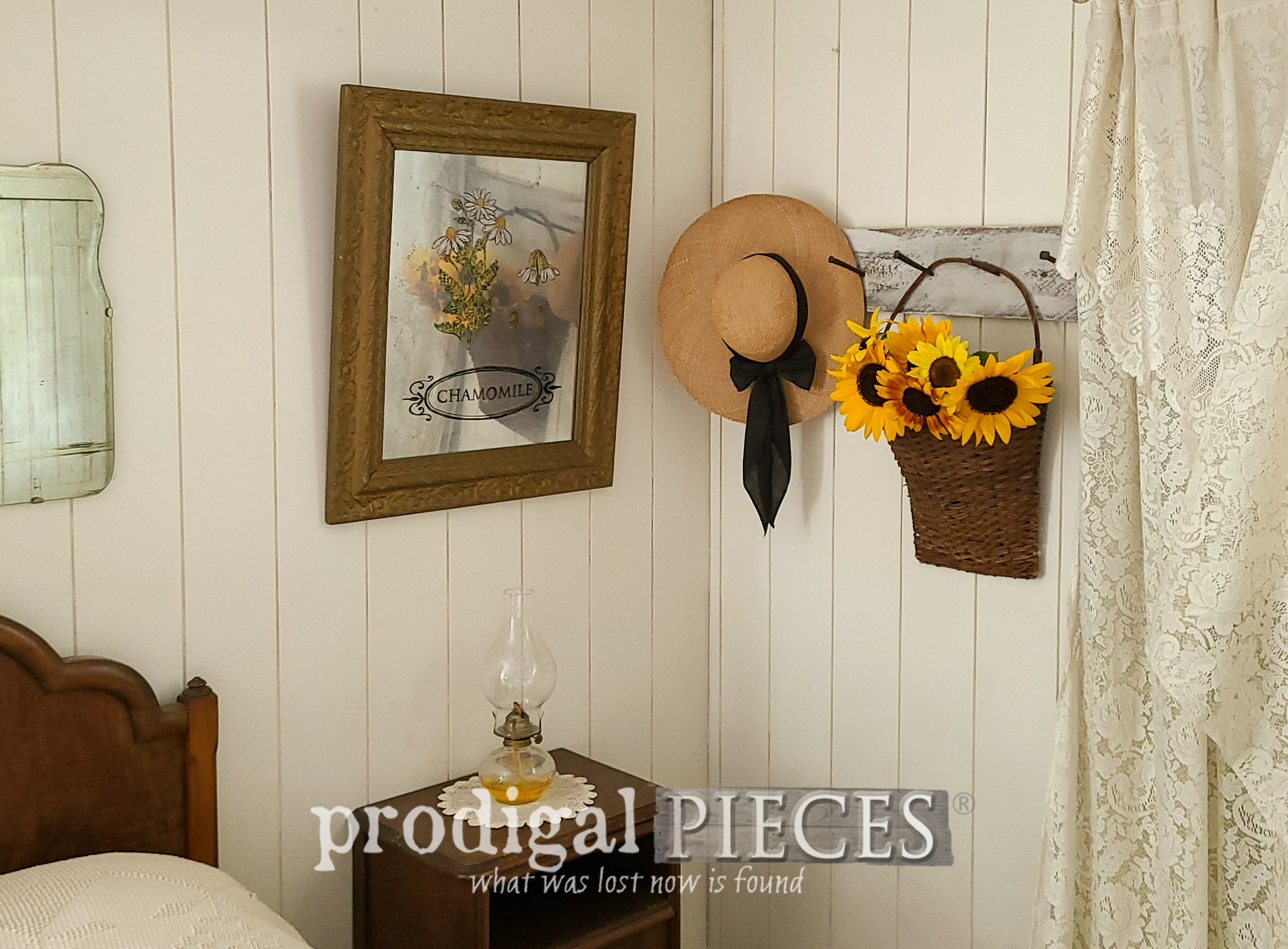 Featured Upcycled Picture Frame into Botanical Mirror Art by Larissa of Prodigal Pieces | prodigalpieces.com #prodigalpieces #diy #upcycled #home #homedecor #farmhouse
