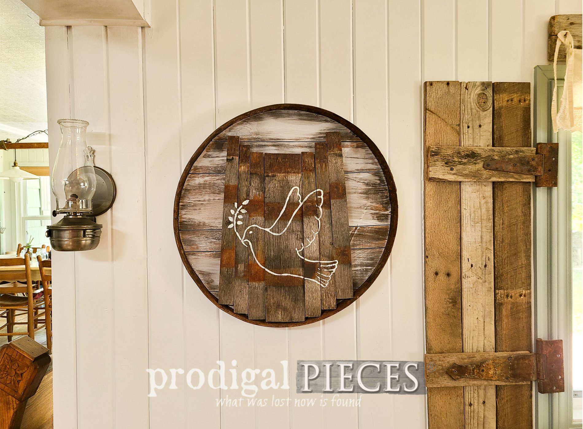 Featured Upcycled Whiskey Barrel into Home Decor by Larissa of Prodigal Pieces | prodigalpieces.com #prodigalpieces #reclaimed #diy #home #farmhouse #homedecor