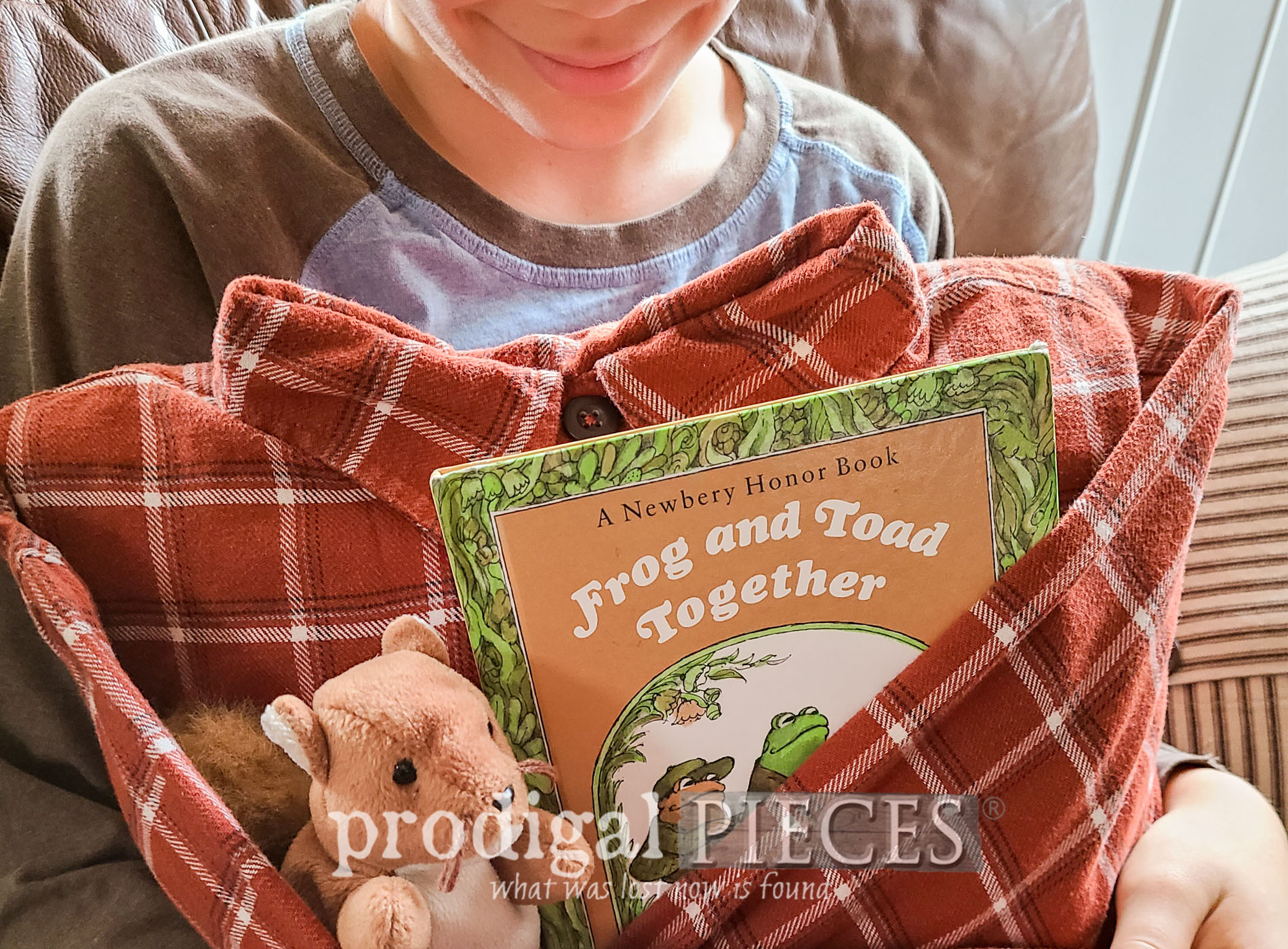 Featured Upcycled Shirt Pocket Pillow for Gifts ~ Tutorial by Larissa of Prodigal Pieces | prodigalpieces.com #prodigalpieces #sewing #giftideas #upcycled #refashion