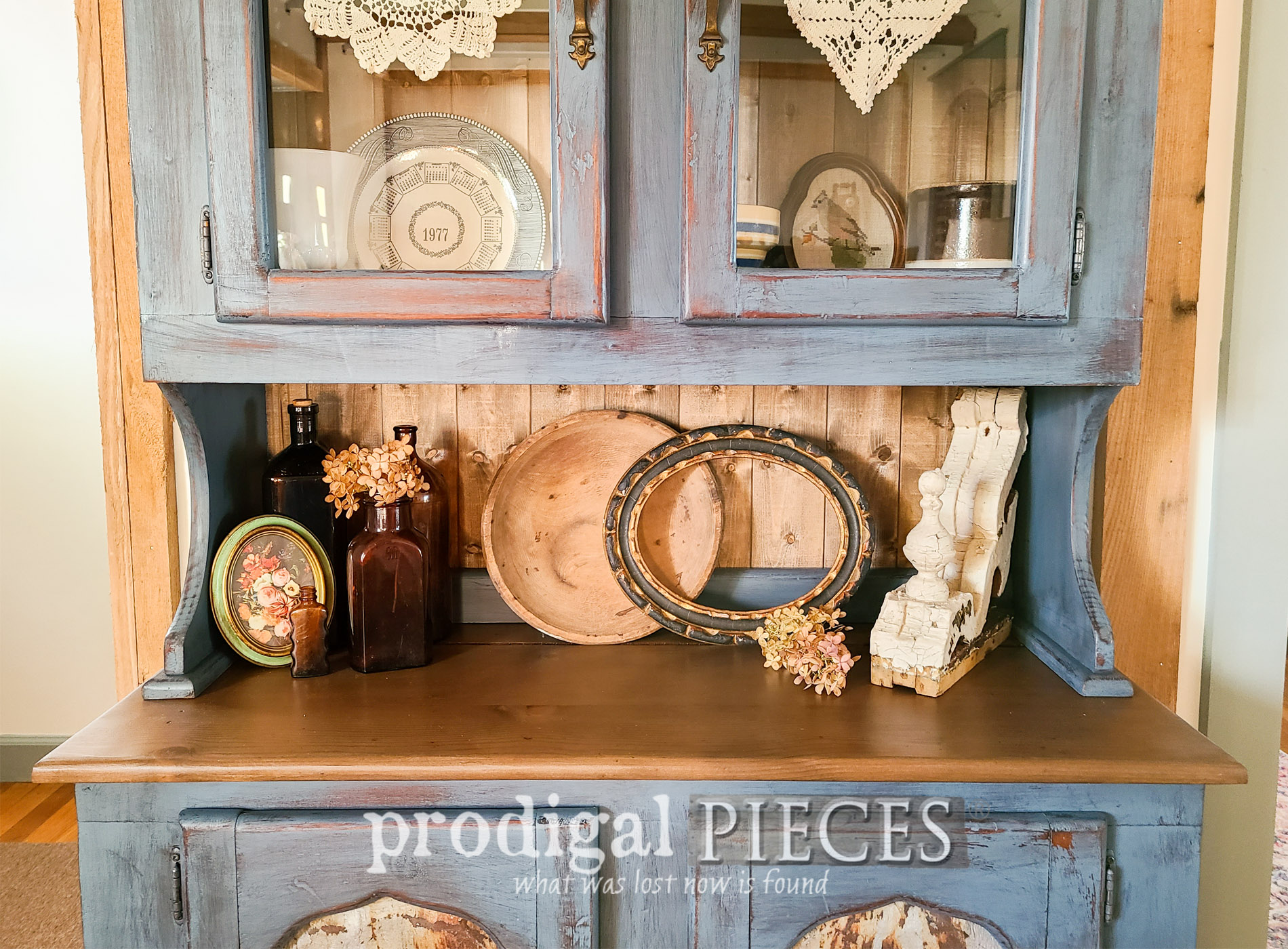 Featured Painted Pine Hutch by Larissa of Prodigal Pieces | prodigalpieces.com #prodigalpieces #furniture #home #farmhouse #homedecor #diy
