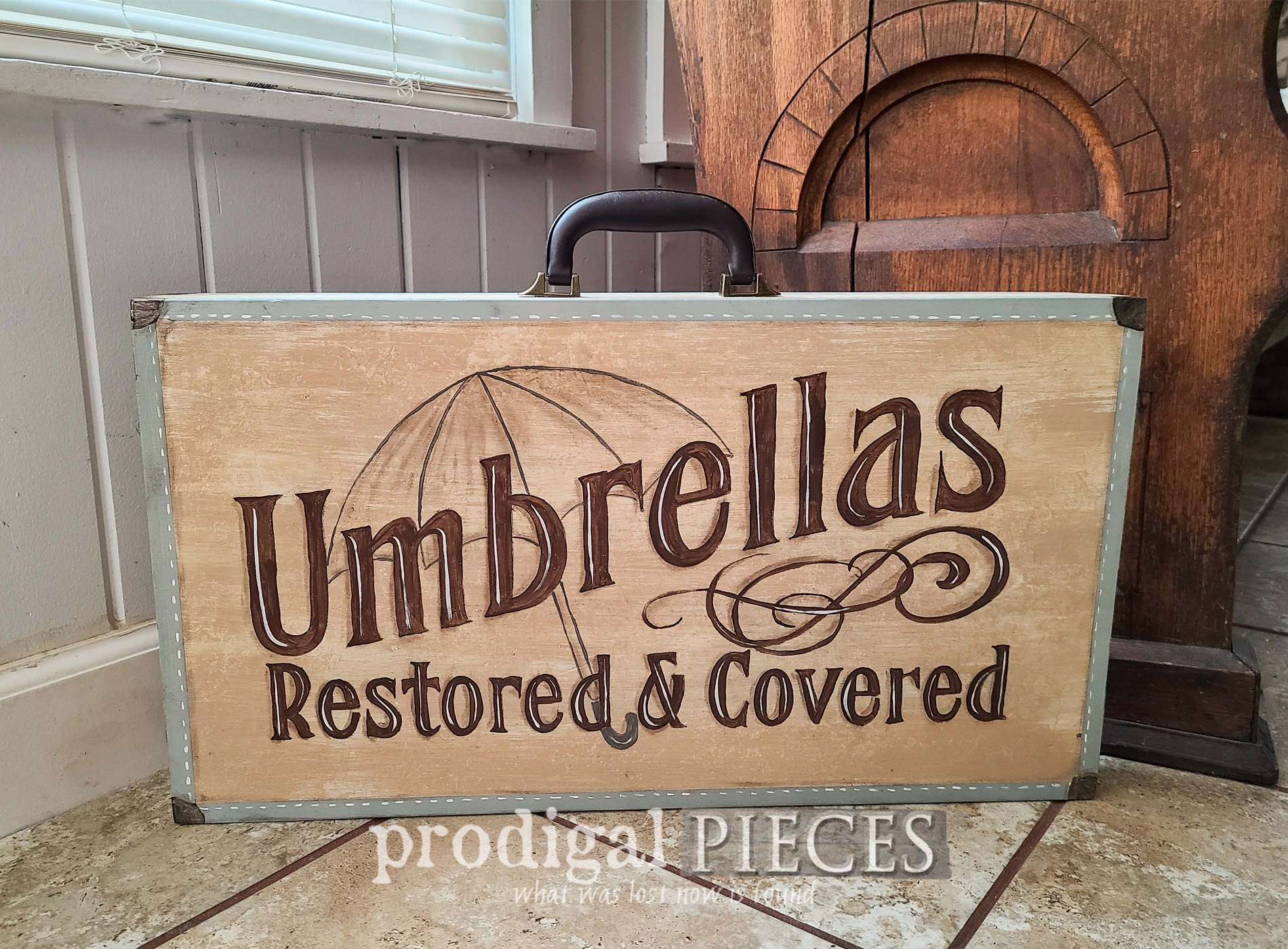 Featured Vintage Folding Desk with Hand-Painted Typography by Larissa of Prodigal Pieces | prodigalpieces.com #prodigalpieces #furniture #home #homedecor #vintage #farmhouse