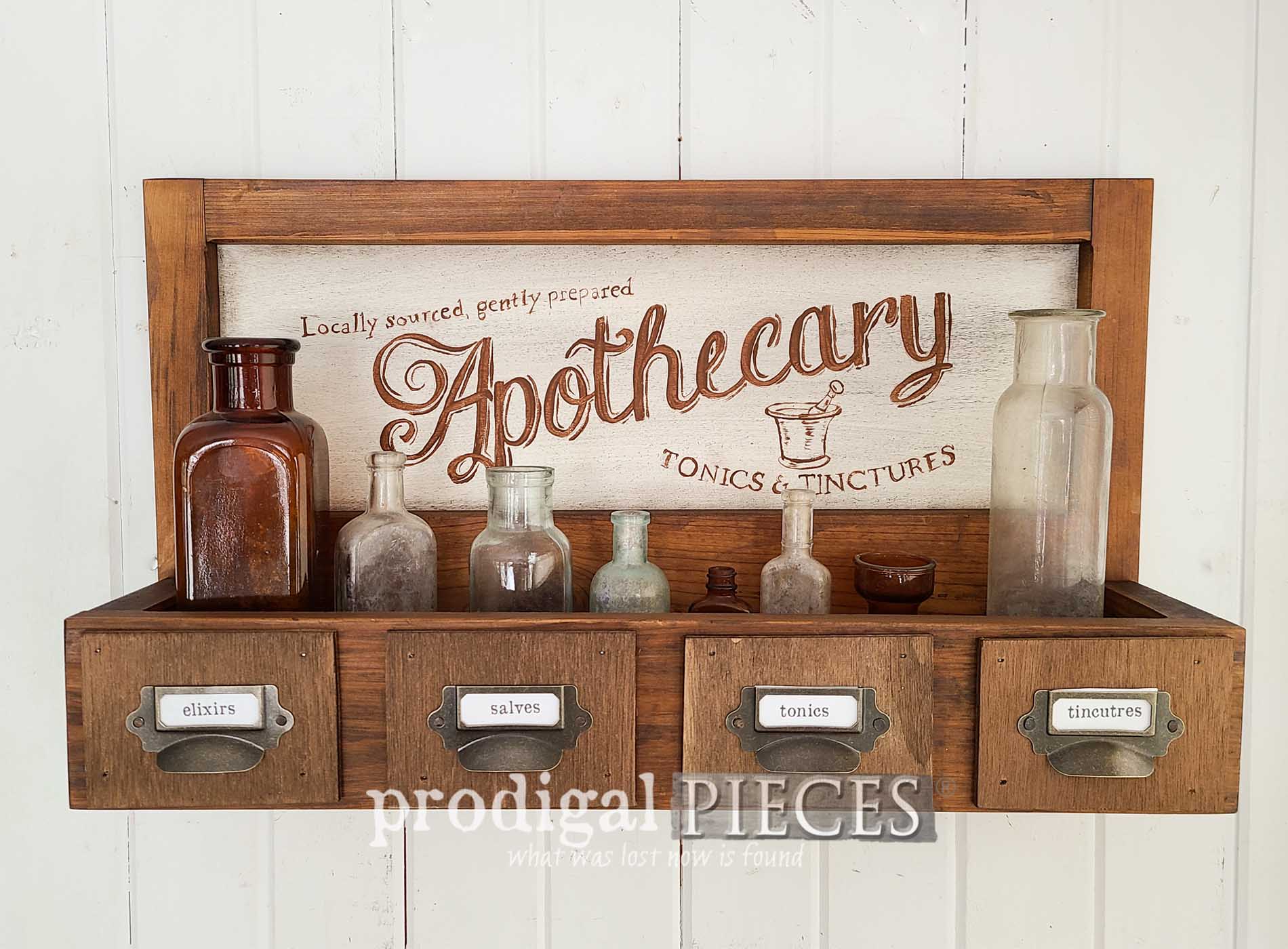Featured 80's Decor Makeover | Two Projects in One by Larissa of Prodigal Pieces | prodigalpieces.com #prodigalpieces #diy #home #homedecor
