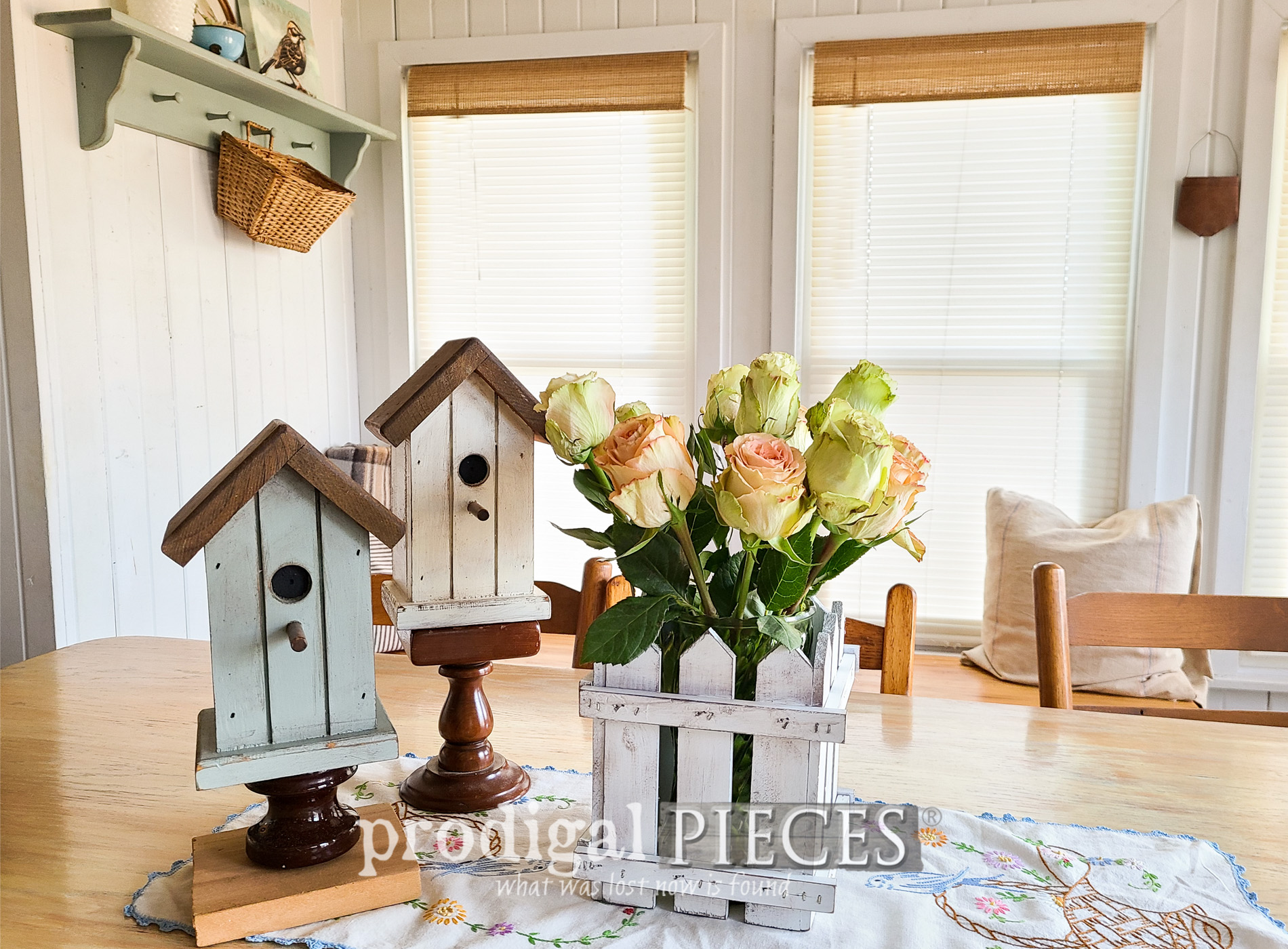 Featured Upcycled Vintage Shelf into 4 Home Decor Projects by Larissa of Prodigal Pieces | prodigalpieces.com #prodigalpieces #home #diy #vintage #home #homedecor