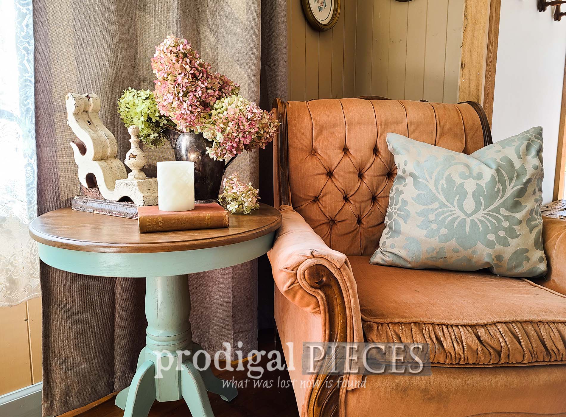 Featured Oak Pedestal Table Makeover & Repair by Larissa of Prodigal Pieces | prodigalpieces.com #prodigalpieces #furniture #diy #home #homedecor #farmhouse