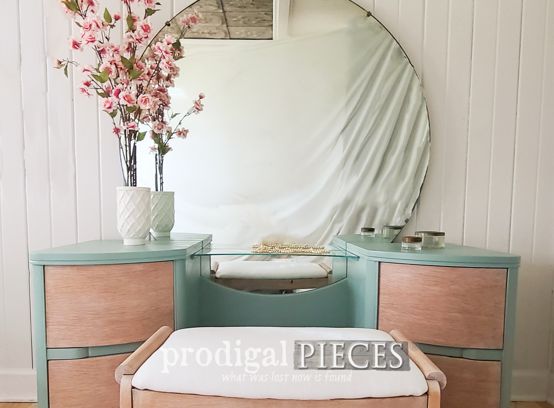 Featured Updated Art Deco Dressing Table Makeover by Larissa of Prodigal Pieces | prodigalpieces.com #prodigalpieces #vintage #artdeco #diy #furniture