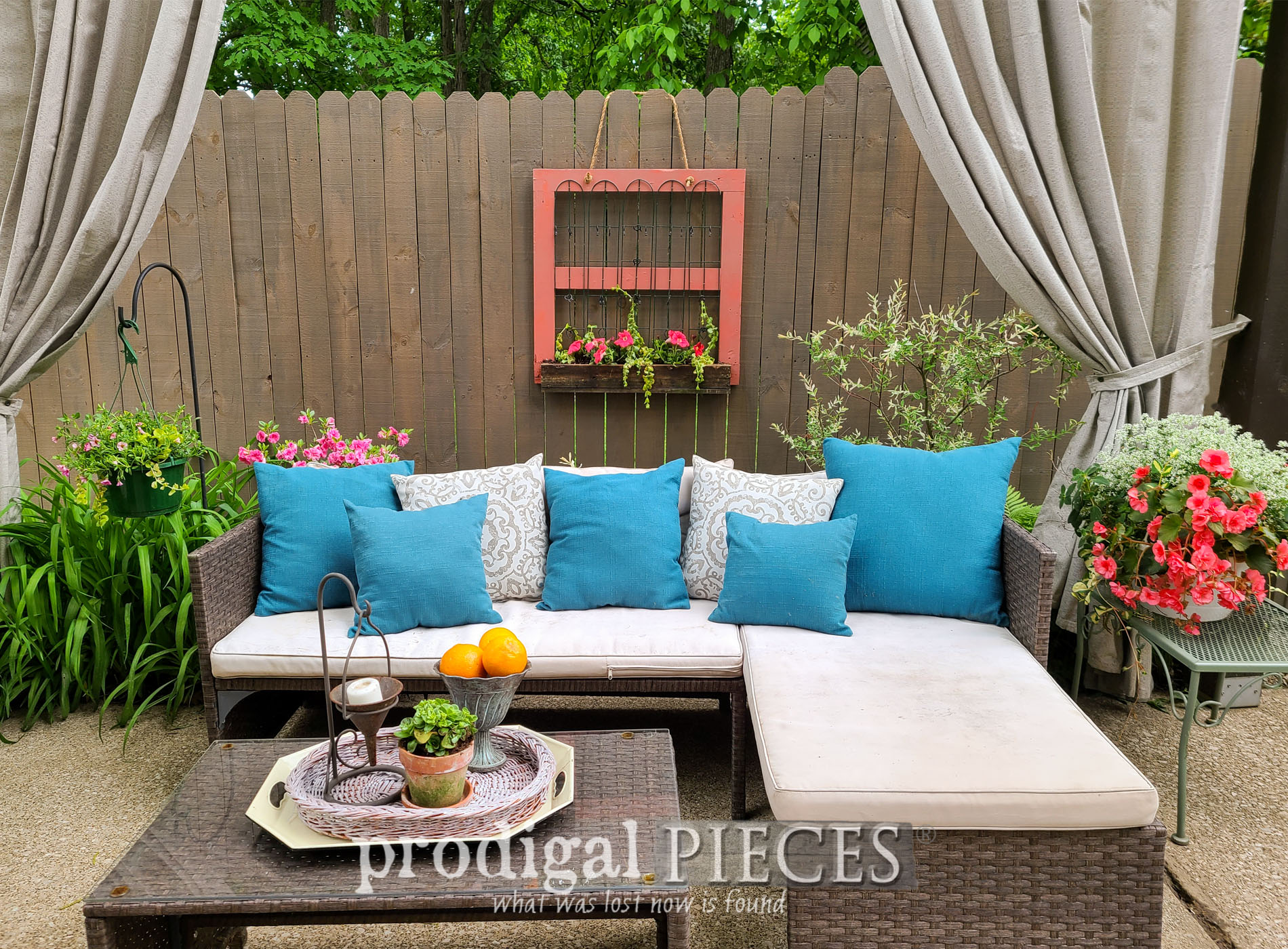 Featured Hanging Fence Planter Made from Reclaimed Wood for Patio Decor by Larissa of Prodigal Pieces | prodigalpieces.com #prodigalpieces #diy #garden #home #homedecor #farmhouse #patio