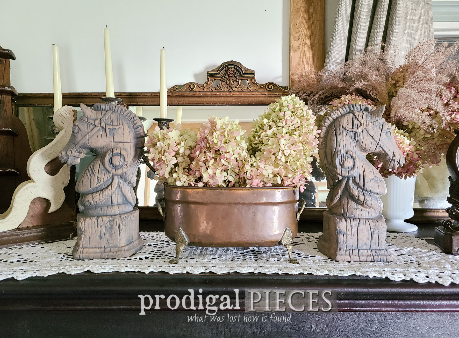 Featured Vintage Horse Head Bookends with Glazing Technique by Larissa of Prodigal Pieces | prodigalpieces.com #prodigalpieces #vintage #home #homedecor #farmhouse