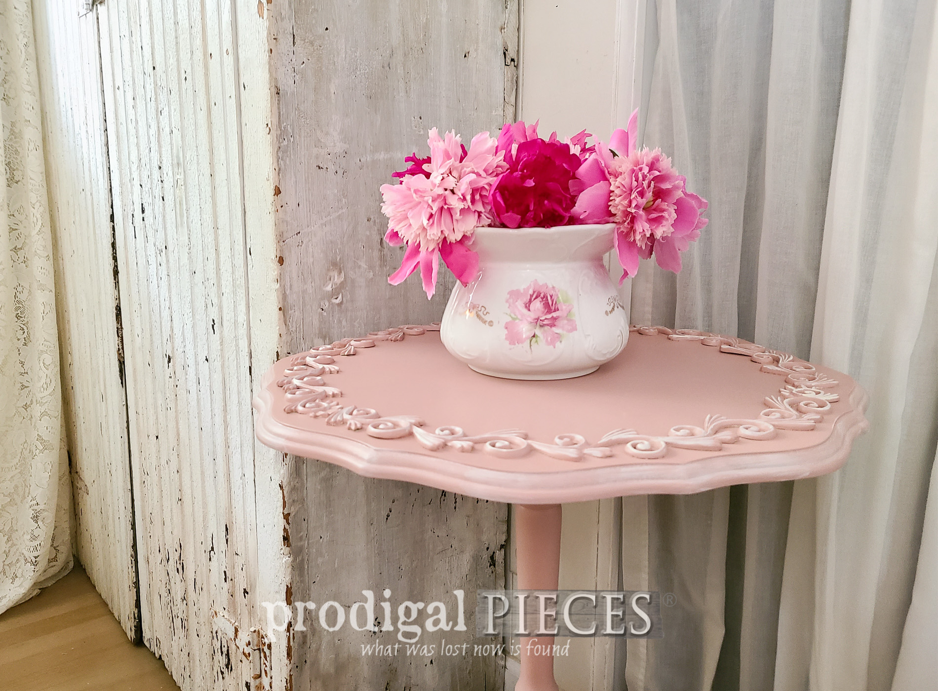 Featured Tilt Top Table with Scrollwork Design by Larissa of Prodigal Pieces | prodigalpieces.com #prodigalpieces #furniture #home #homedecor