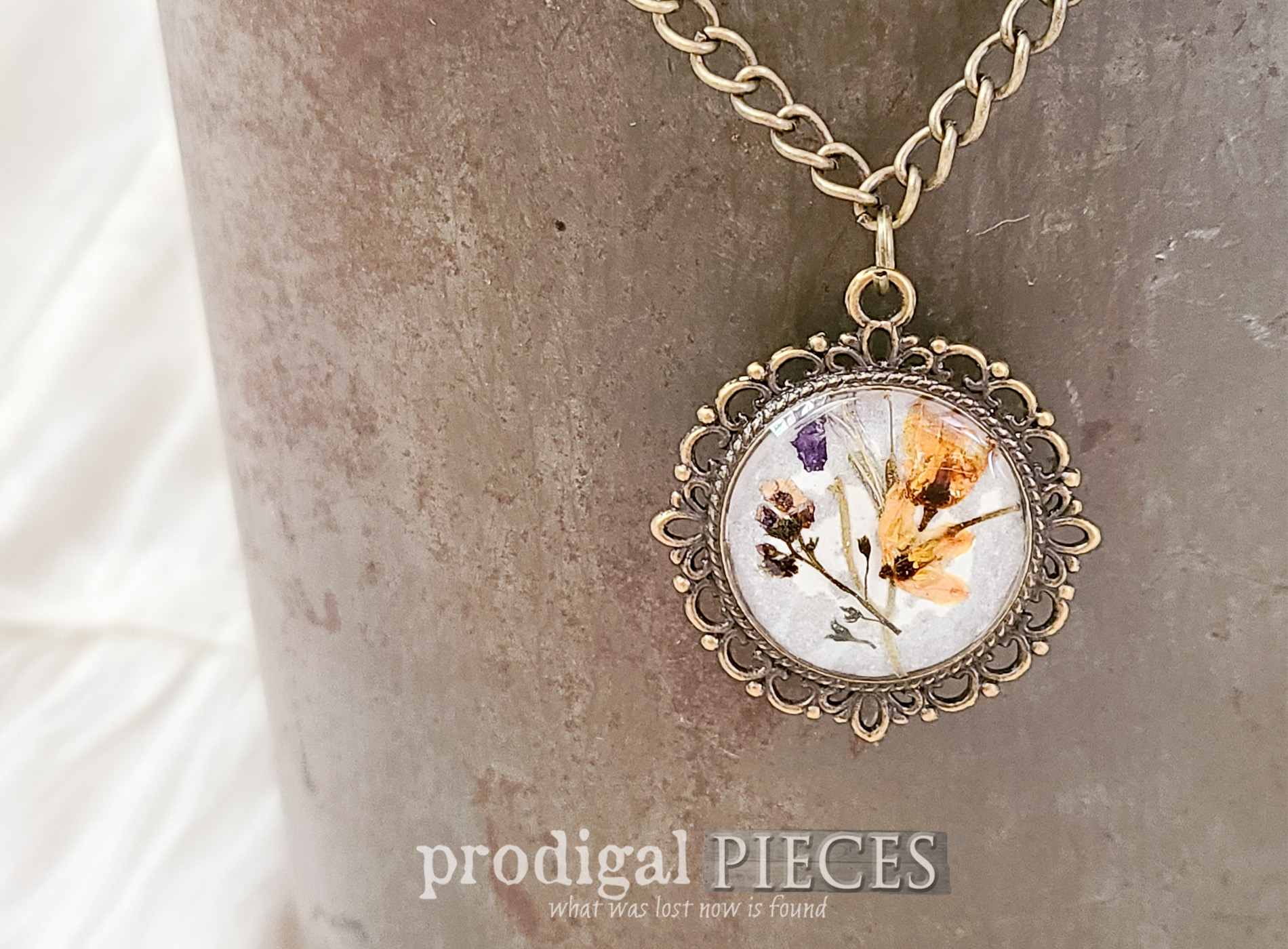 Featured DIY Resin Necklace Pendant Necklace Tutorial by Larissa of Prodigal Pieces | prodigalpieces.com #prodigalpieces #diy #crafts #jewelry