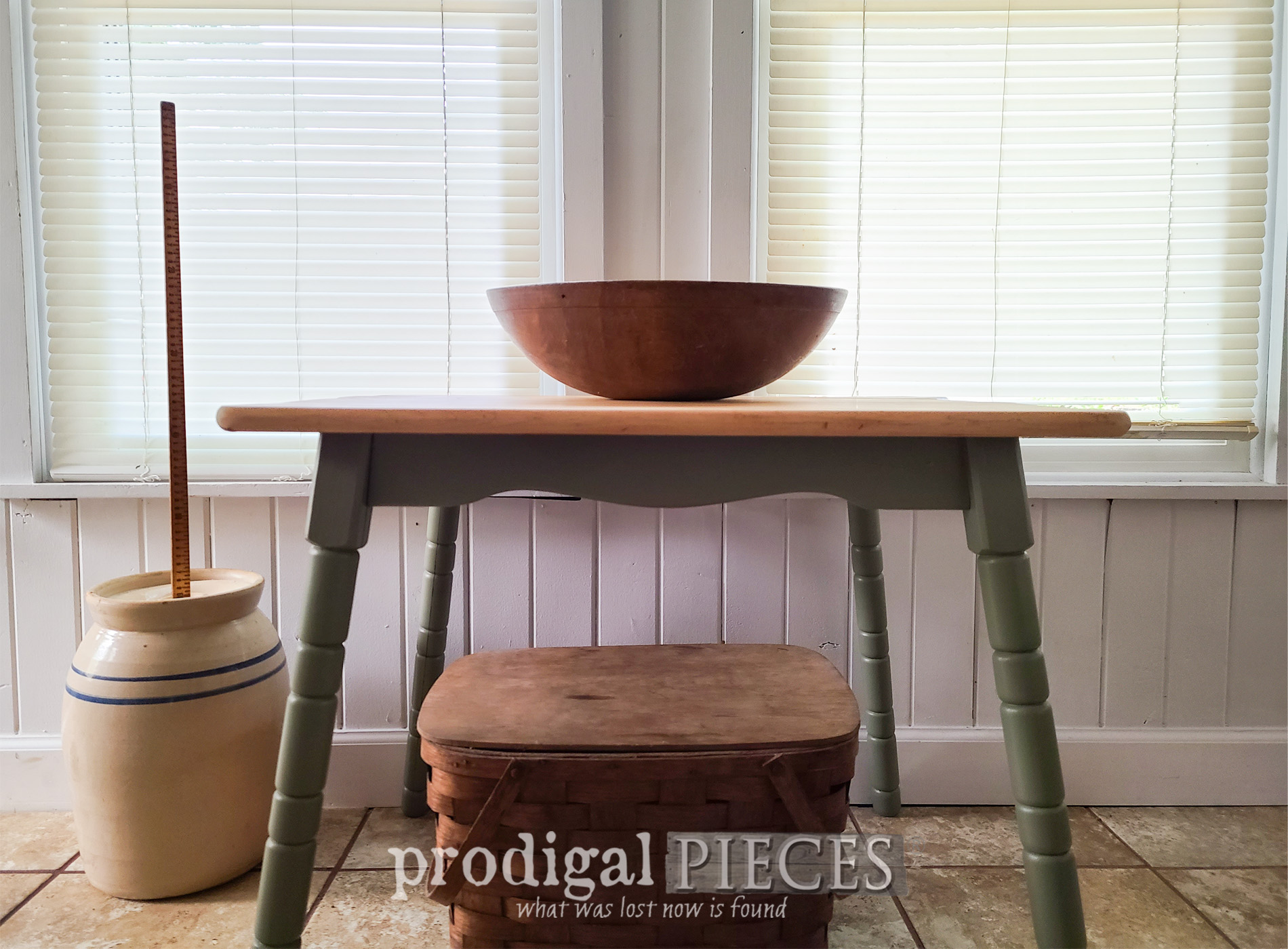 Featured Mini Farmhouse Table Makeover & Update by Larissa of Prodigal Pieces | prodigalpieces.com #prodigalpieces #farmhouse #table #diy #home #furniture