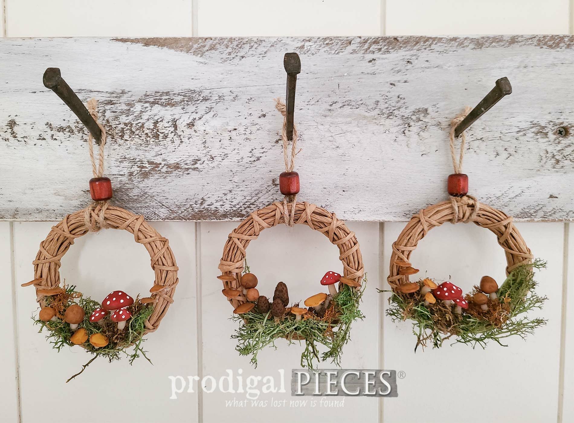 Featured Mini Wreath Spring Decor with Video Tutorial by Larissa of Prodigal Pieces | prodigalpieces.com #prodigalpieces