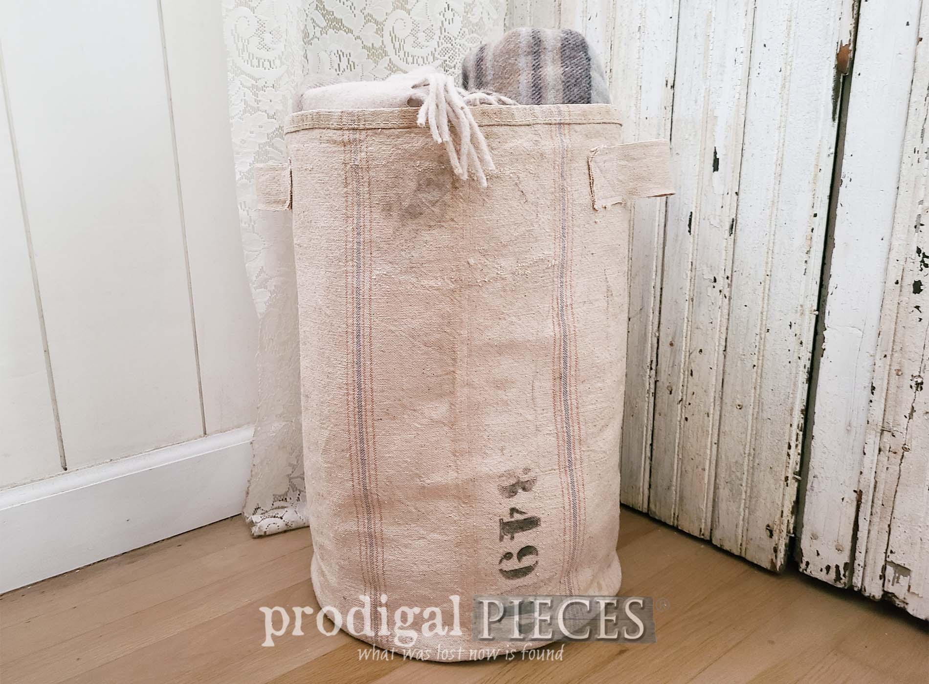 Featured Refashioned Feed Sack Bucket by Larissa of Prodigal Pieces | prodigalpieces.com #prodigalpieces #farmhouse #diy #refashioned